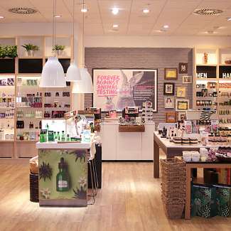 THE BODY SHOP 1